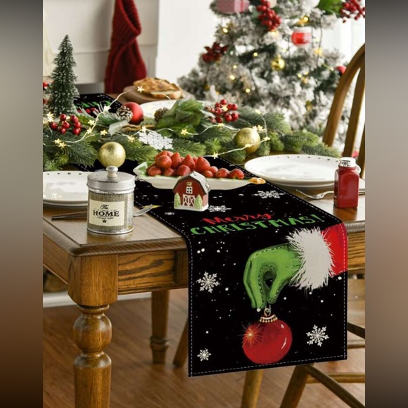 NWT Black- Merry Christmas w/ The Grinch Holding an Ornament Table Runner 72x23 - Picture 4 of 8